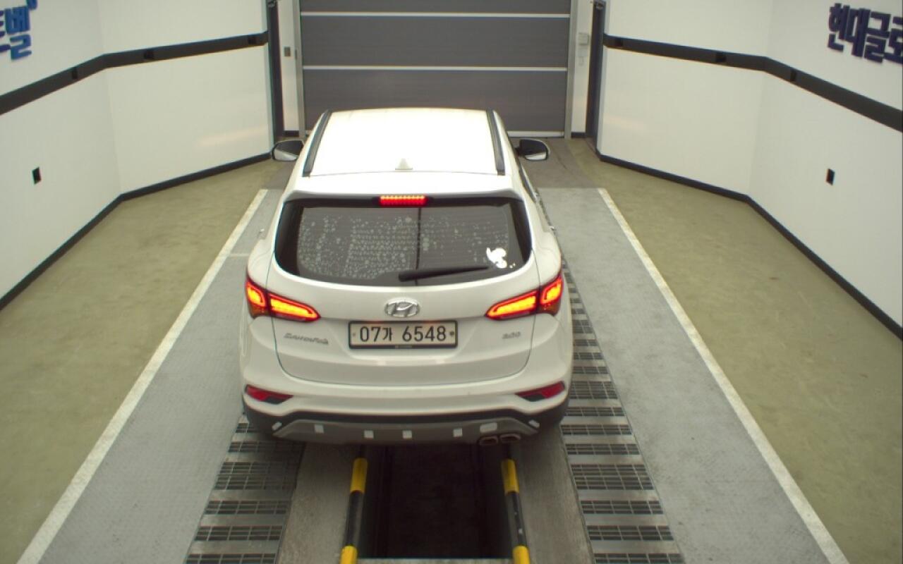 Hyundai SantaFe (2017) Hyundai SantaFe (2017)