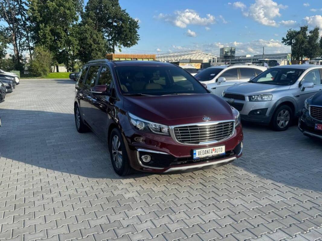 Kia Carnival (2016)