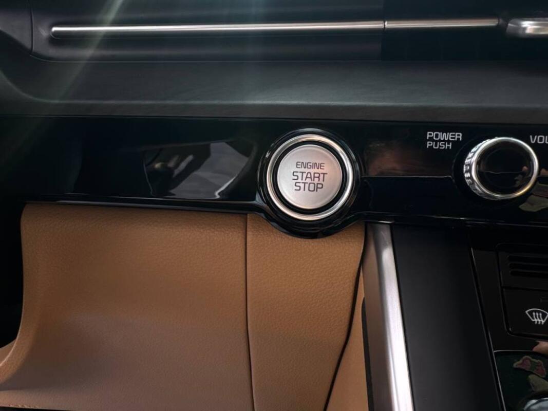 Kia Carnival (2021)