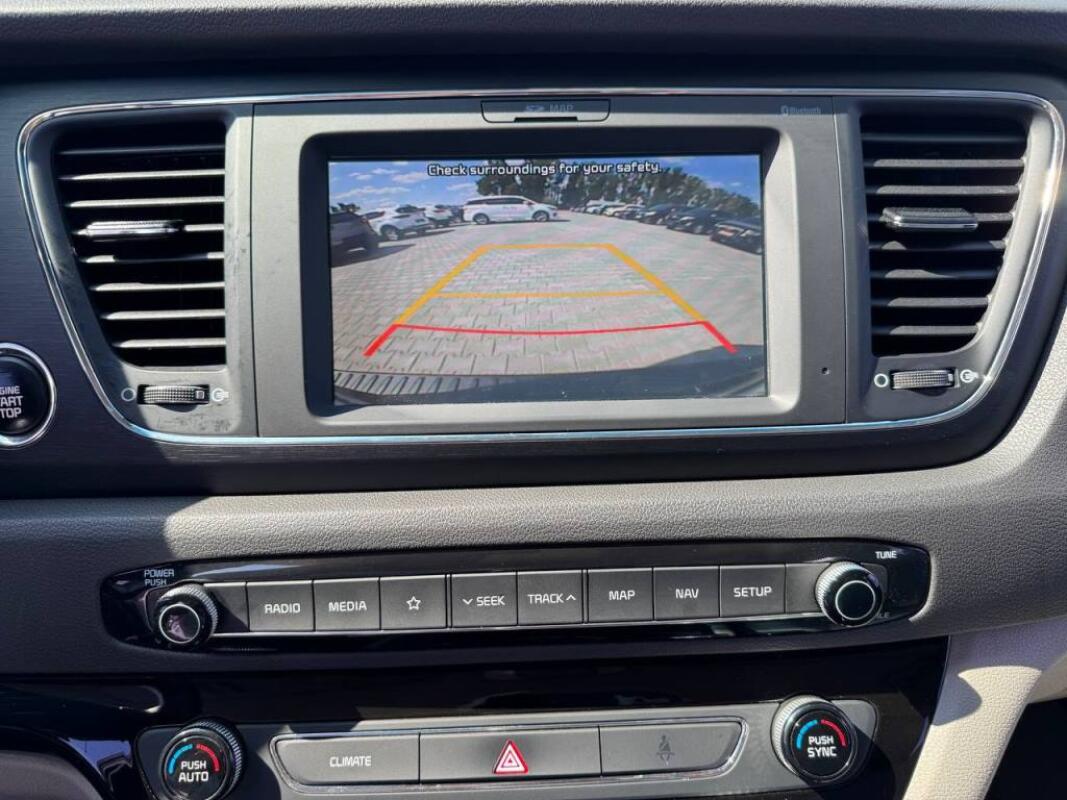 Kia Carnival (2017)