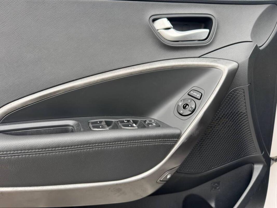 Hyundai SantaFe (2016)