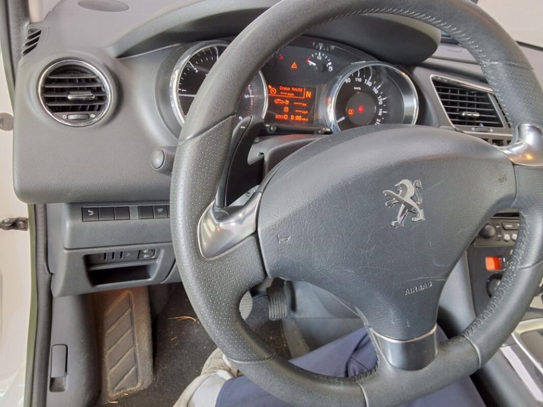 Peugeot 3008 (2014)