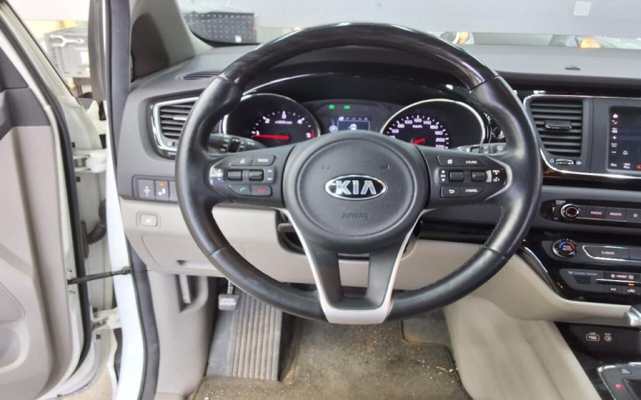 Kia Carnival (2017)