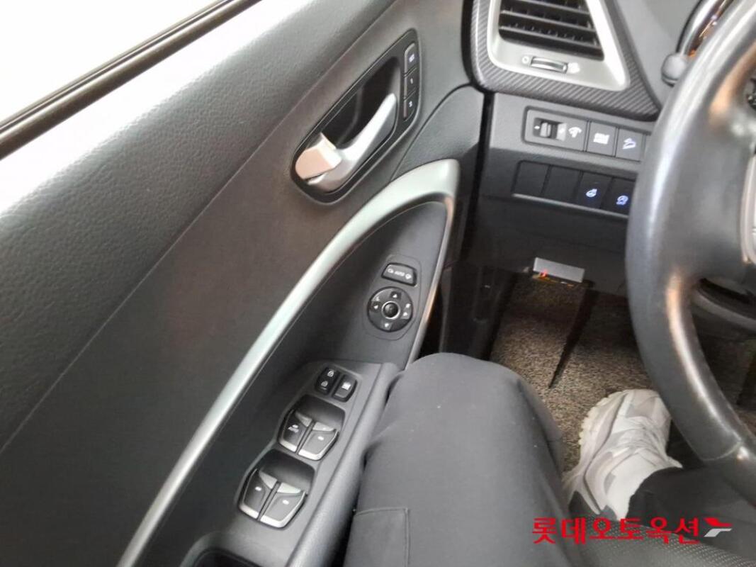 Hyundai SantaFe (2015)