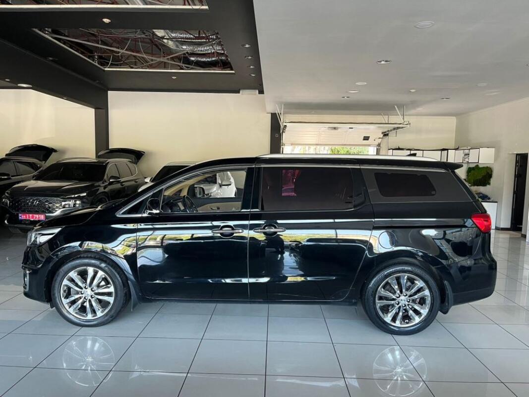 Kia Carnival (2017)