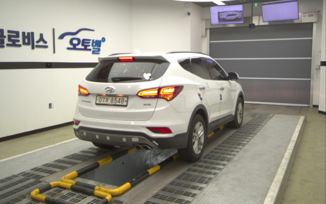 Hyundai SantaFe (2017) Hyundai SantaFe (2017)