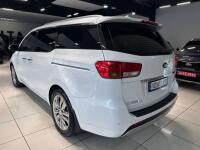 Kia Carnival (2015)