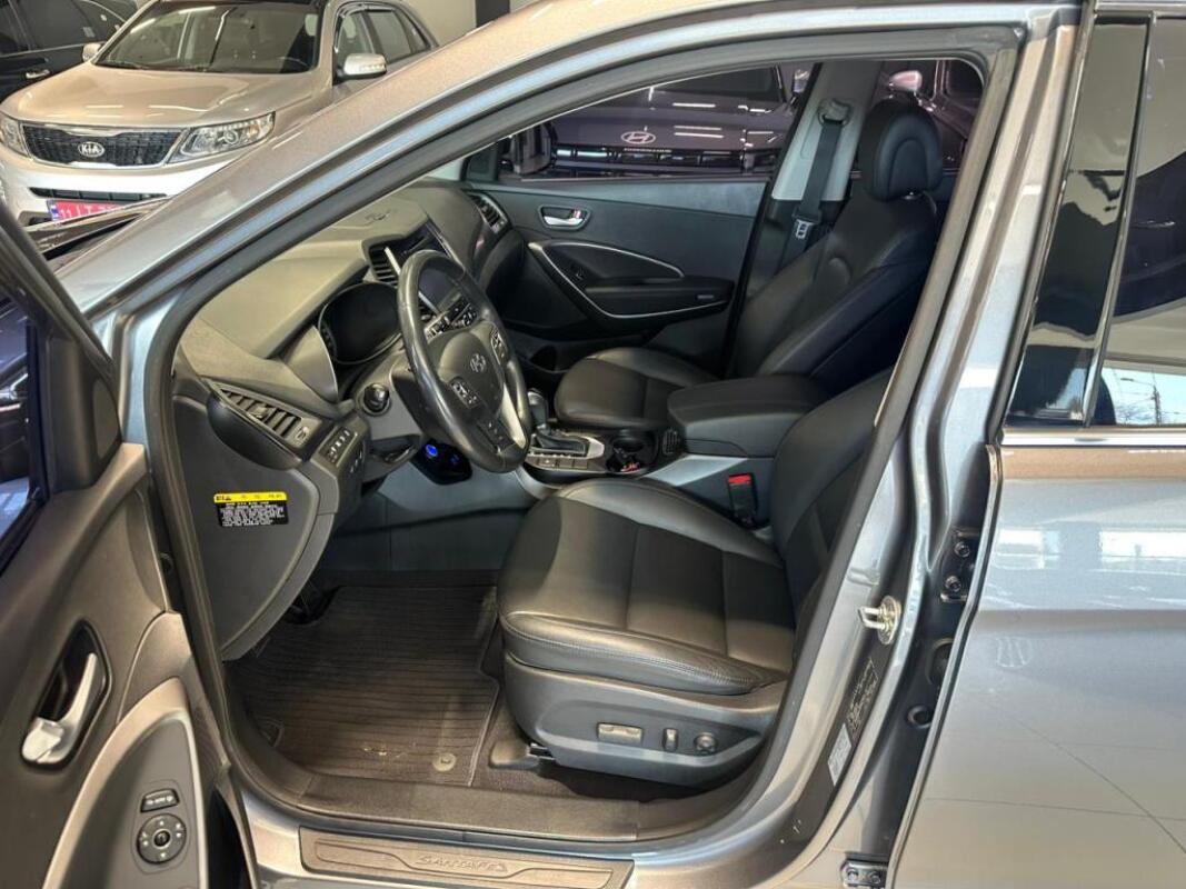 Hyundai SantaFe (2016)