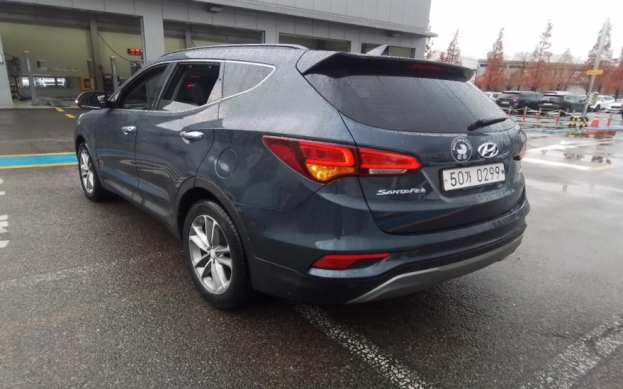 Hyundai SantaFe (2016)