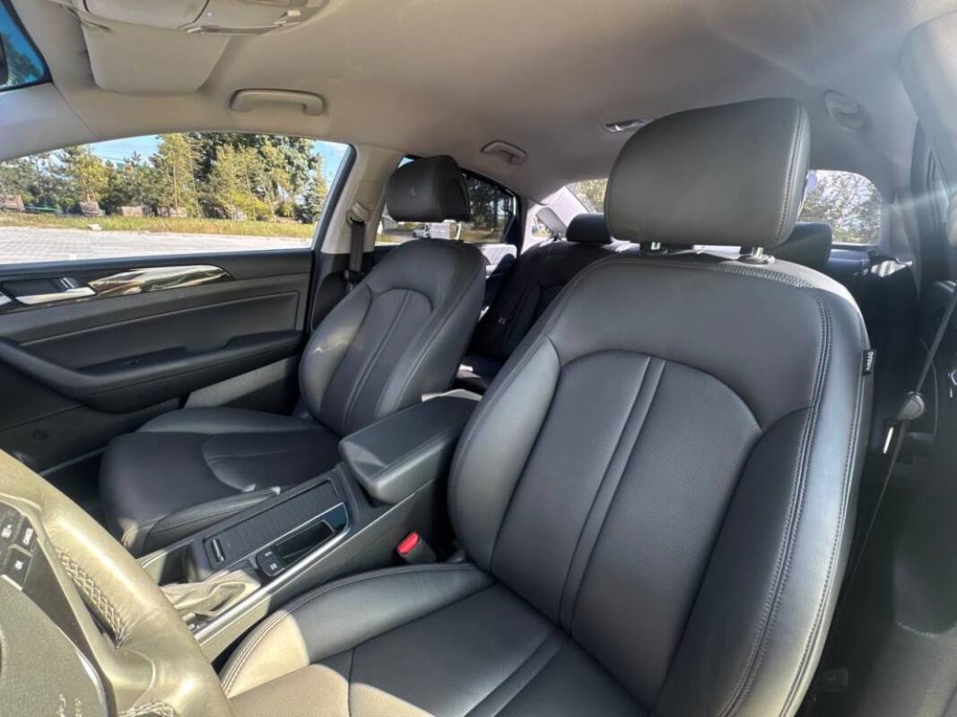 Hyundai Sonata (2015)
